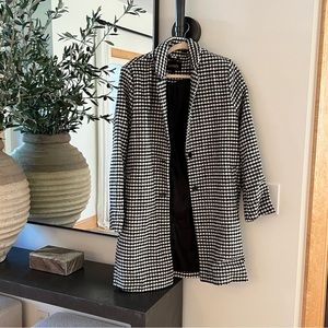 Houndstooth coat size large